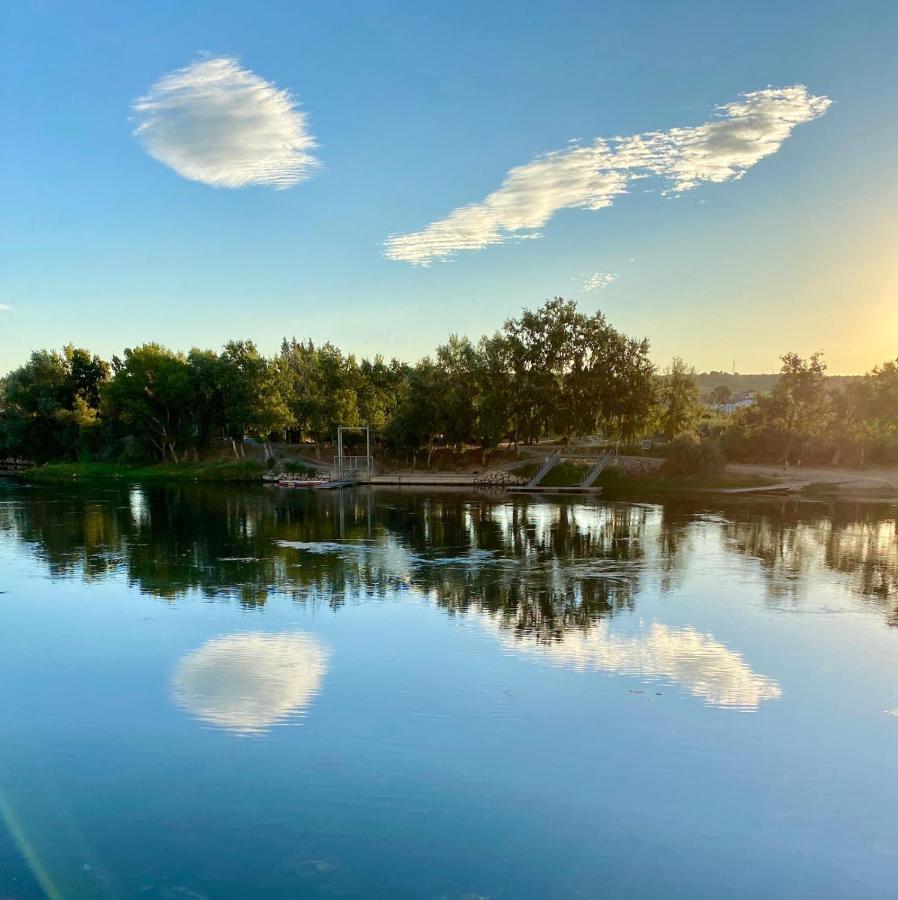 River Ebro Apartments مورا دي إبري المظهر الخارجي الصورة