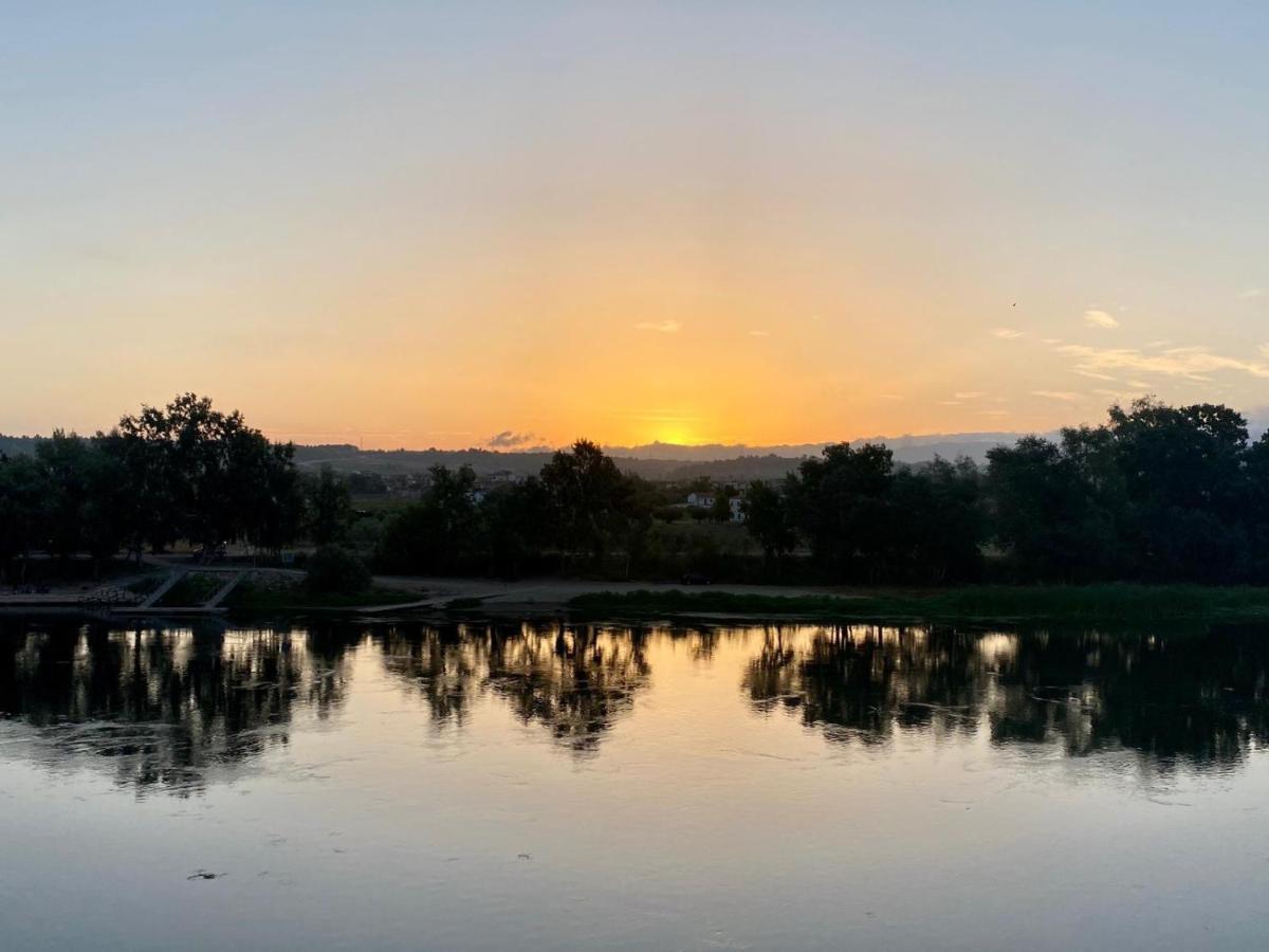 River Ebro Apartments مورا دي إبري المظهر الخارجي الصورة