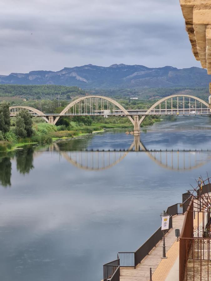 River Ebro Apartments مورا دي إبري المظهر الخارجي الصورة