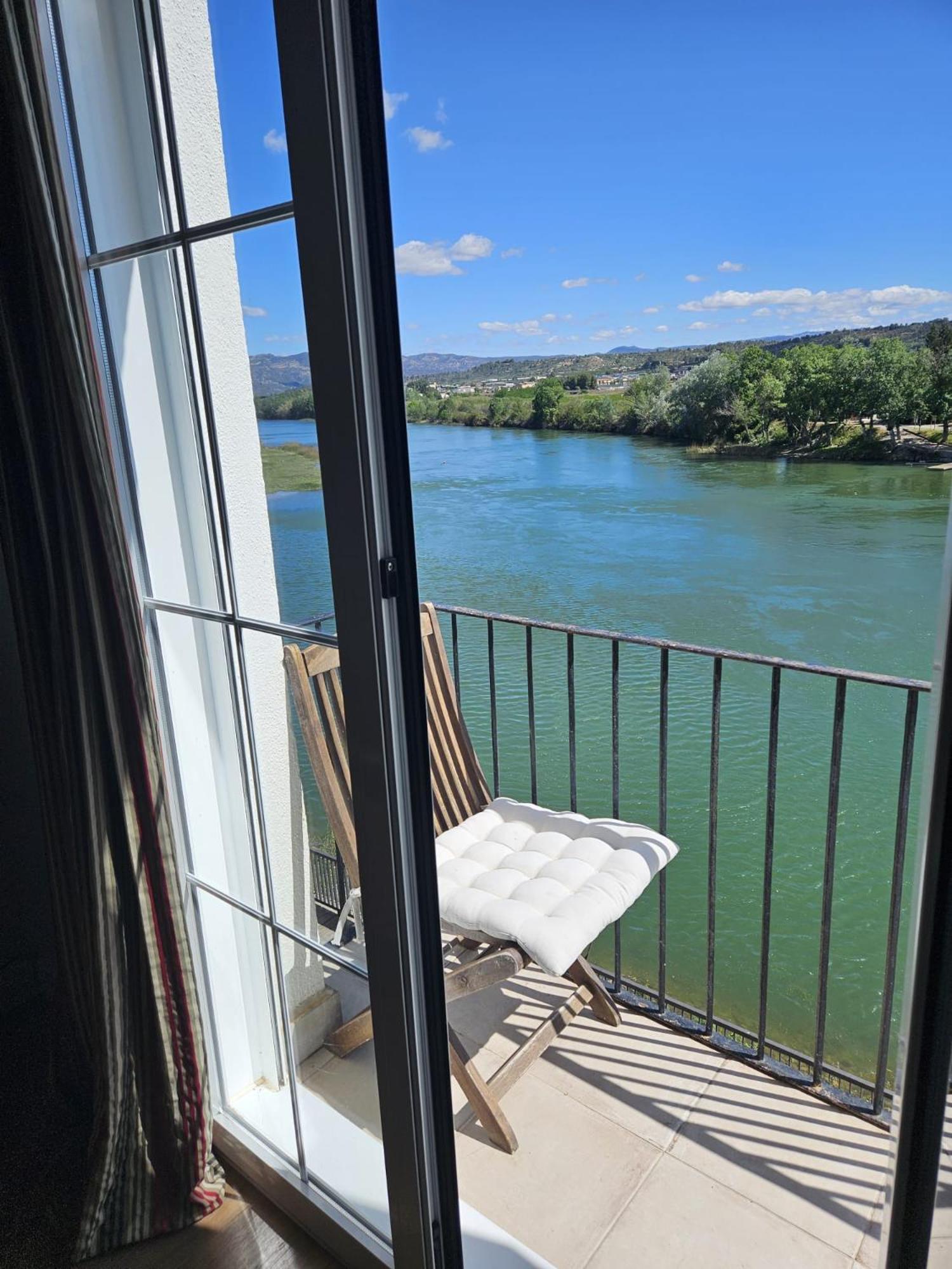 River Ebro Apartments مورا دي إبري المظهر الخارجي الصورة