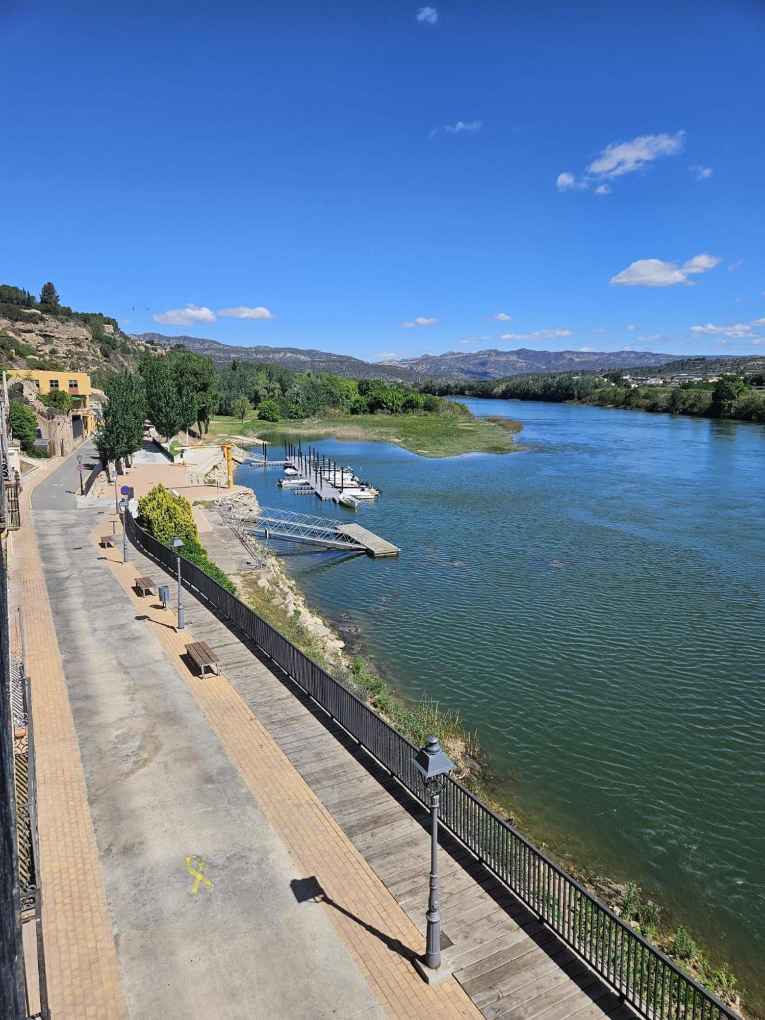 River Ebro Apartments مورا دي إبري المظهر الخارجي الصورة