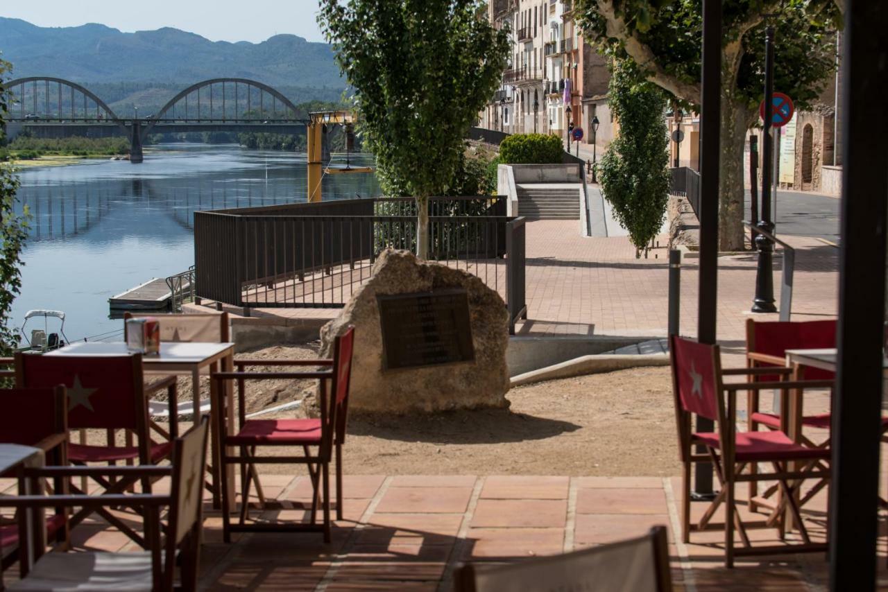 River Ebro Apartments مورا دي إبري المظهر الخارجي الصورة